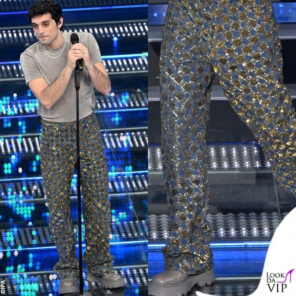 jeans con dettagli di paillettes Ami per Bresh, con gioielli APM Monaco 