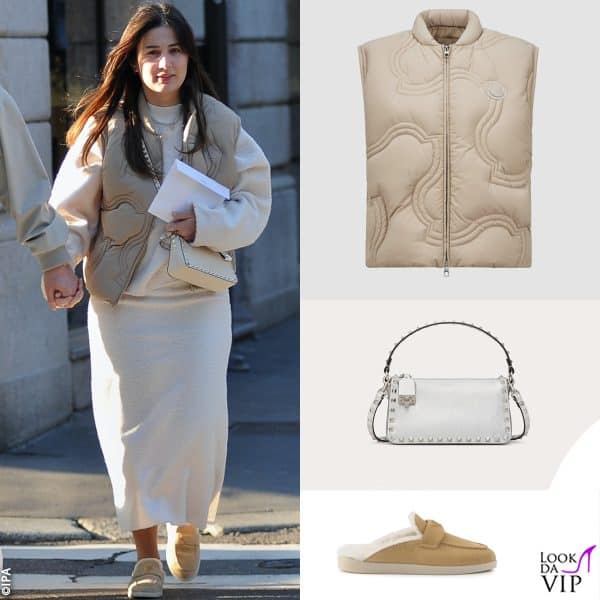 smanicato Moncler, borsa Valentino, sabot Prada 