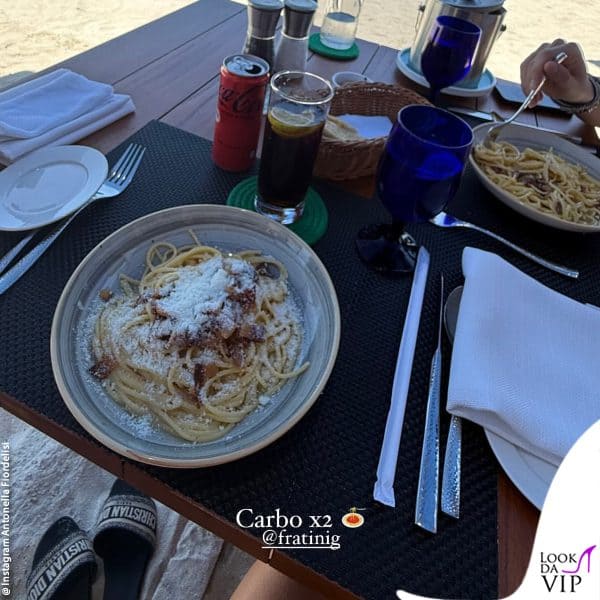 pranzo all'italiana (ciabatte Dior) 