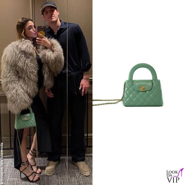 Sara a cena con Nicolò sfoggia un borsa verde di Chanel 