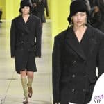 bella e gigi hadid sfilano alla Paris fashion week