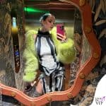 il fitcheck delle vip: selfie allo specchio nei look firmati