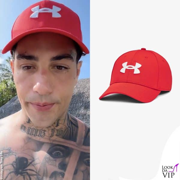 tatuaggi e cappellino Under Armour per Tony