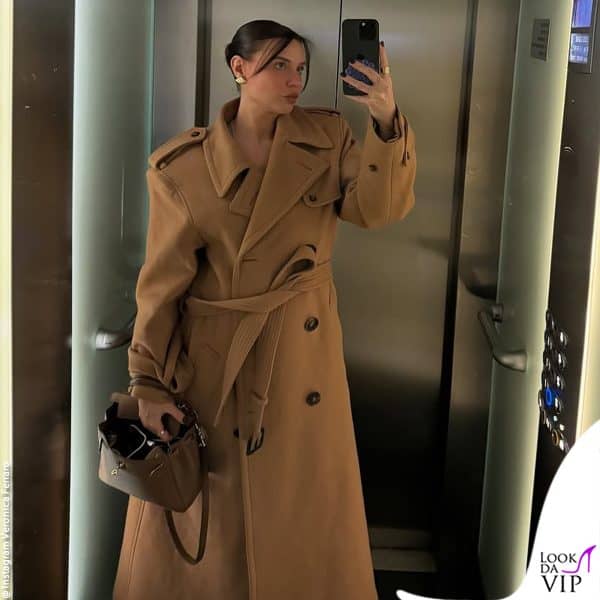 cappotto cammello e borsa Hermès per Veronica Ferraro 