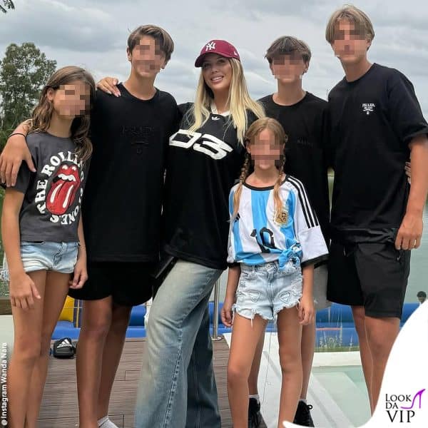 Wanda Nara con i cinque figli 