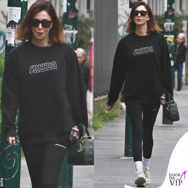 Belen Rodriguez nel look total black a spasso per Milano