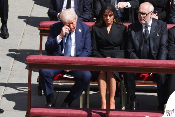 Vaticano, April 26, 2025 -  celebrata la Santa Messa esequiale del Romano Pontefice Francesco Bergoglio nella Basilica di San Pietro, secondo quanto previsto nellOrdo Exsequiarum Romani Pontificis.Nella foto:il Presidente Donald Trump con la first Lady Melania Trump,Presidente dell'Estonia Alar Karis