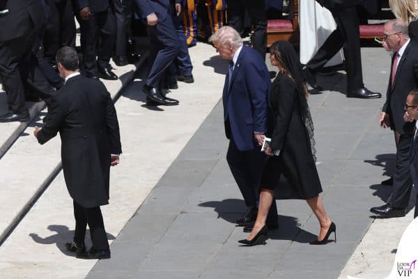Vaticano, April 26, 2025 -  celebrata la Santa Messa esequiale del Romano Pontefice Francesco Bergoglio nella Basilica di San Pietro, secondo quanto previsto nellOrdo Exsequiarum Romani Pontificis.Nella foto:  iL Presidente Usa Donald Trump e la first lady Melania Trump