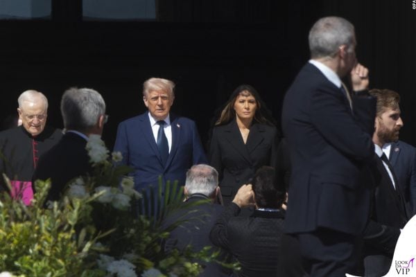 **NO LIBRI** Italy, Rome, Vatican  2025/4/26 US President Donald Trump and First Lady Melania attend the funeral Mass of Pope Francis in Saint Peter's Square   Photograph by ALESSIA GIULIANI/ Catholic Press Photo RESTRICTED TO EDITORIAL USE - NO MARKETING - NO ADVERTISING CAMPAIGNS.