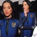 Katy Perry mostra la tuta Monse per il lancio della capsula Blue Origin nello spazio