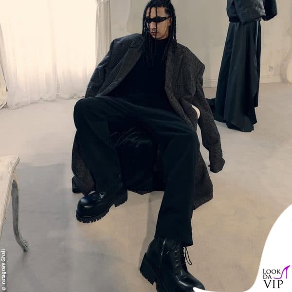 pronto per la sfilata Balenciaga 