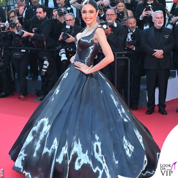 Veena Praveenar Singh con un abito Michael Cinco Couture