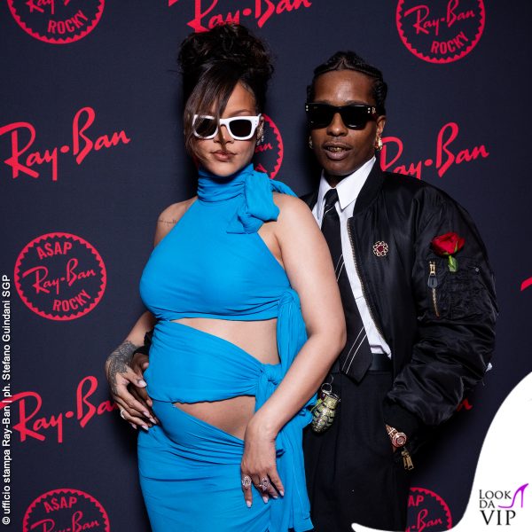 in posa sul red carpet 