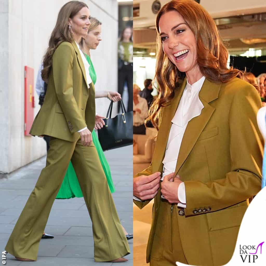 Kate Middleton tailleur Victoria Beckham 1 Queen Elizabeth II Award for British Design