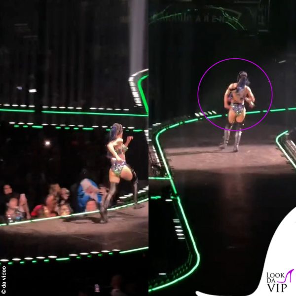 Il reggiseno a cono indossato da Katy Perry si è sganciato