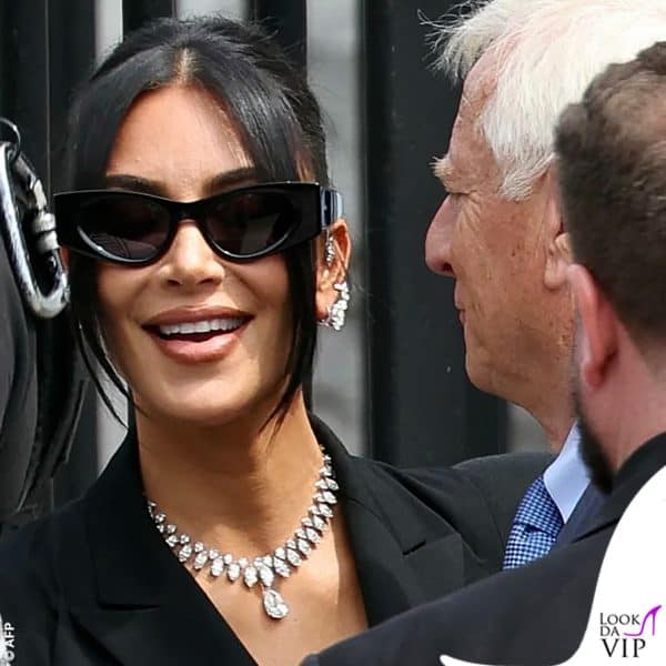 Al collo la Kardashian indossa una collana di diamanti di Samer Halimeh 