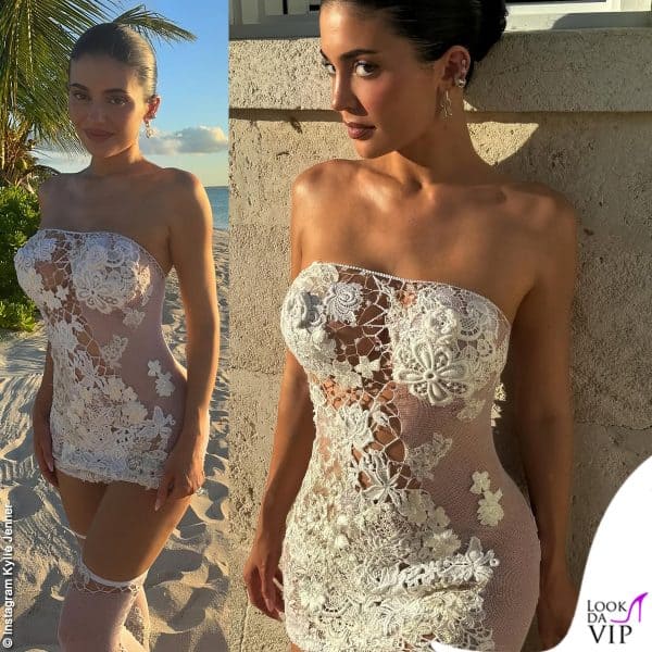 Al sole col minidress traforato Lou de Bètoly