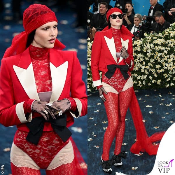 Amelia Gray in Valentino, con gioielli Pasquale Bruni 