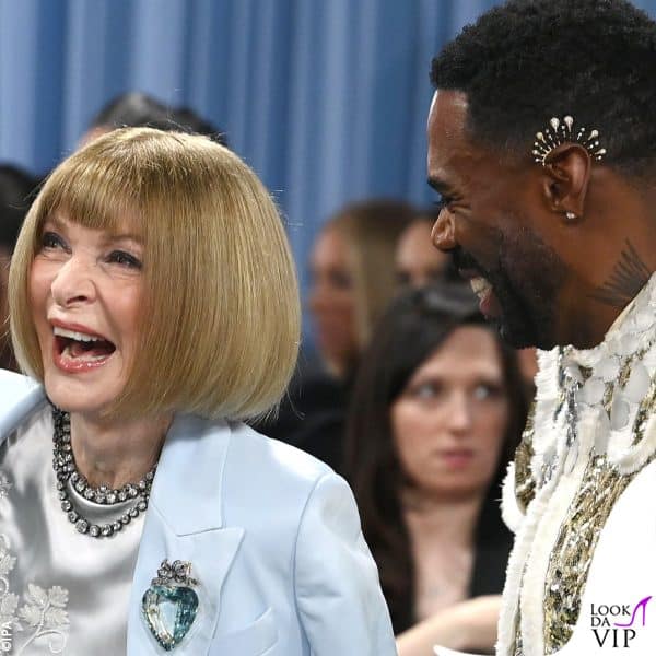 Anna Wintour ride con Colman Domingo, in Valentino 