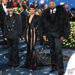 Met Gala 2025 Halle Berry abito LaQuan Smith gioielli Cartier fascinator Jennifer Behr 2 Van Hunt LaQuan Smith