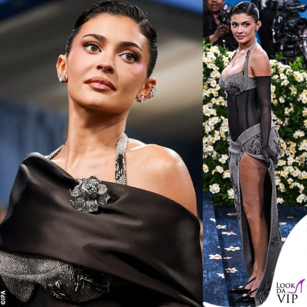 capelli raccolti e make-up da diva per Kylie Jenner al Met Gala 