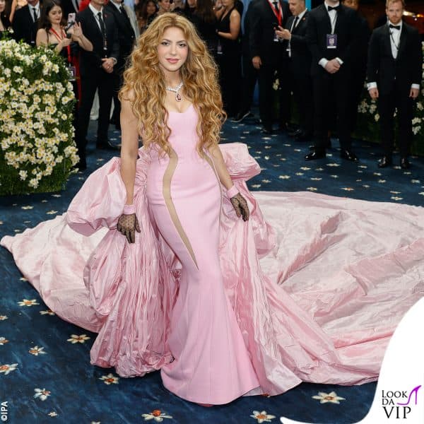 abito Prabal Gurung e gioielli Pasquale Bruni per Shakira 