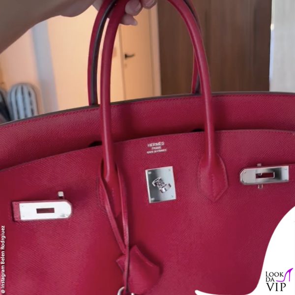 La "Birkin" di Hermès in pelle rossa è pronta per trovare una nuova casa 