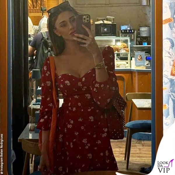 in rosso, con la "Rockctud" di Valentino 