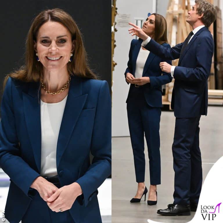 Kate Middleton V&A East Storehouse tailleur McQueen scarpe tacco Prada