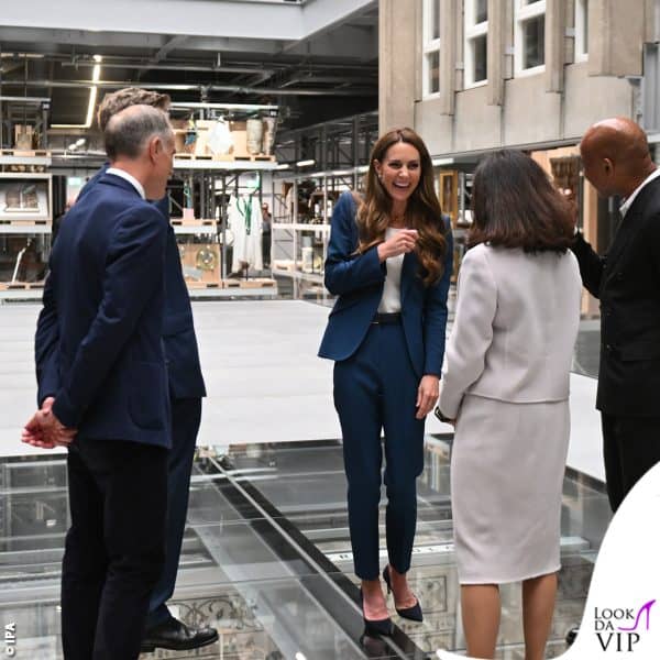 Il museo consiglia scarpe basse per la visita
