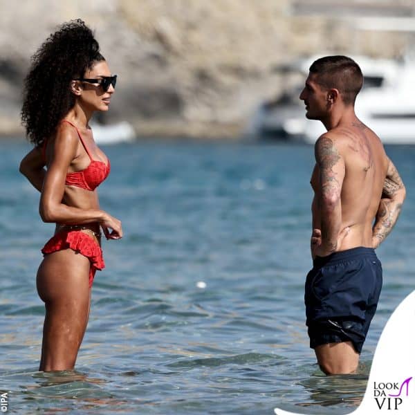 anche Jessica Aidi entra in acqua 