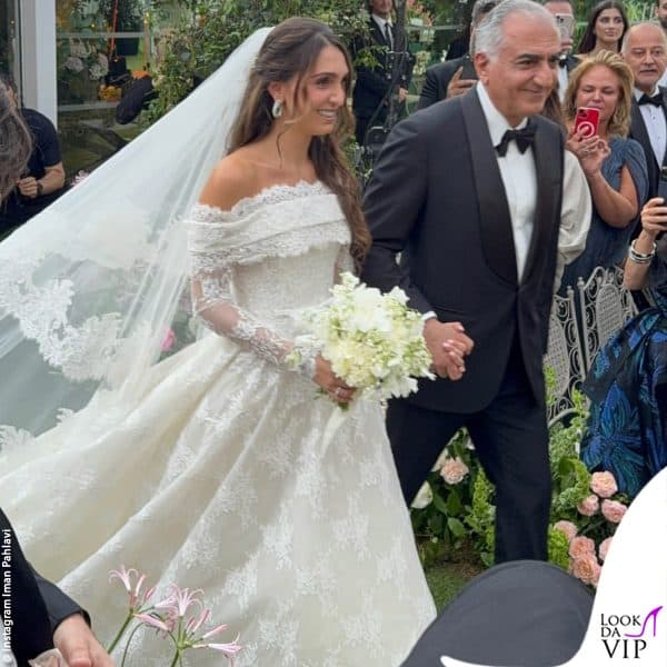 la sposa ha proseguito la camminata solo col padre 