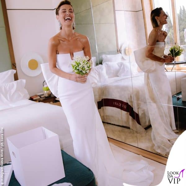 Sveva Alviti nella sua camera d'hotel prima della cerimonia 