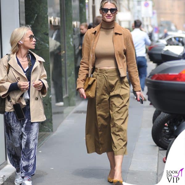 Michelle Hunziker è elegante nel quadrilatero della moda 