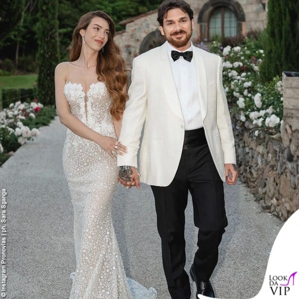 Il secondo cambio per il ricevimento: Pronovias per la sposa, Canali per Cerioli