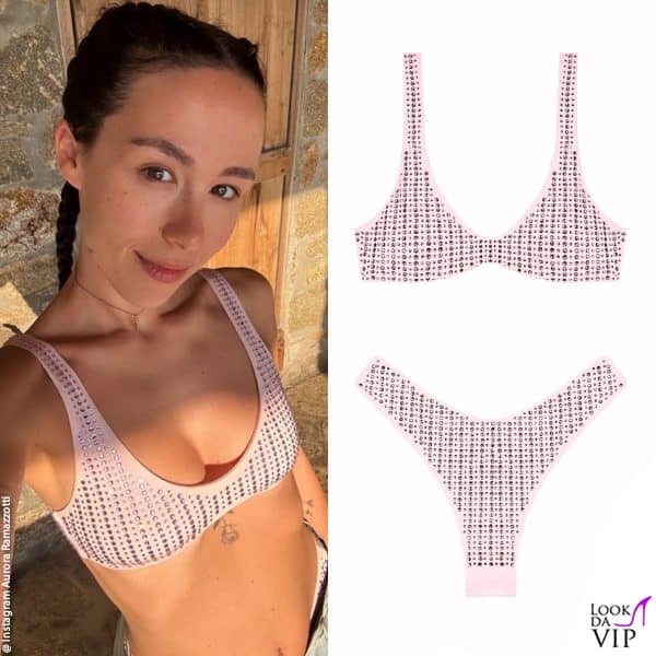 Aurora nel bikini con i cristalli di Venuja 