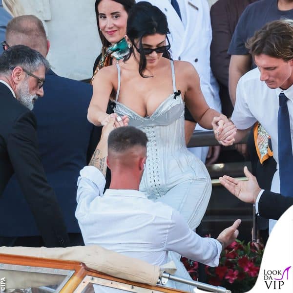 il look di Kylie Jenner per il matrimonio di Lauren Sanchez e Jeff Bezos 