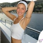 Le vacanze a Saint Tropez di Nicola Peltz e Brooklyn Beckham: look e... nude look
