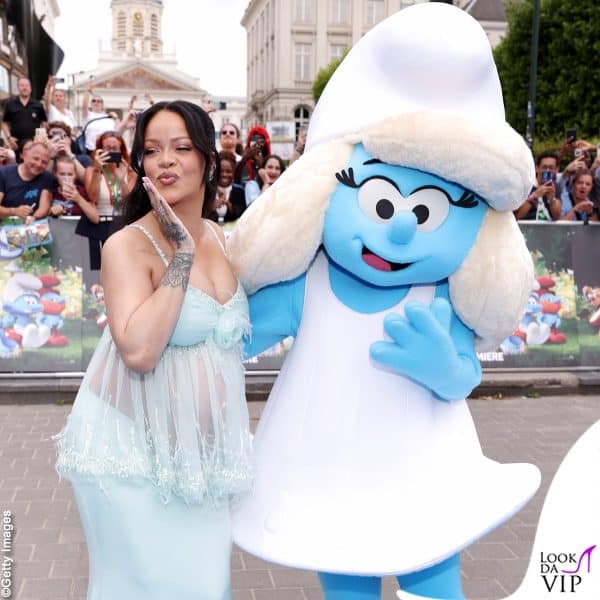 nella pellicola Rihanna presta la voce a Puffetta 