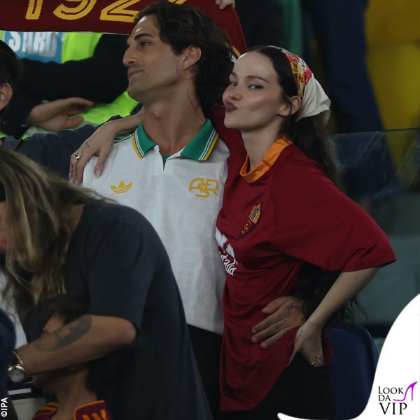 Damiano David e Dove Cameron allo Stadio Olimpico per Roma-Bologna 