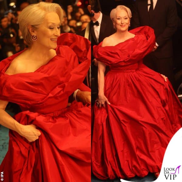 Vestito voluminoso e scarlatto per il Gala