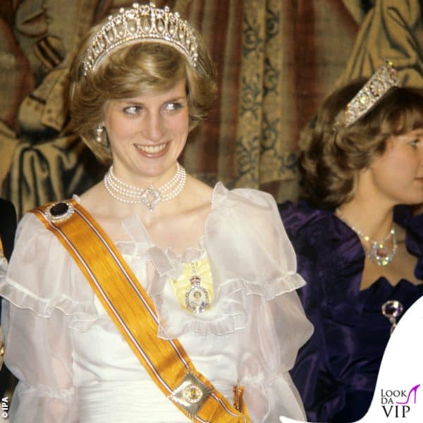 Lady Diana con la famosa collana di perle