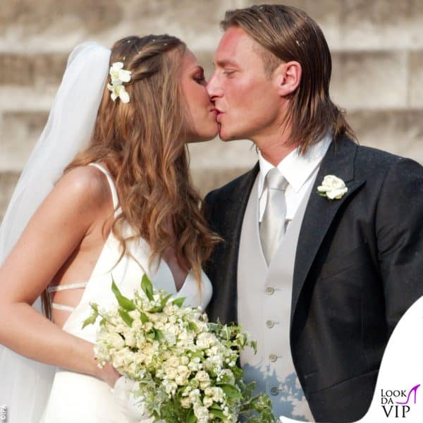 Ilary Blasi e Francesco Totti all'Ara Coeli il 19 maggio 2005 