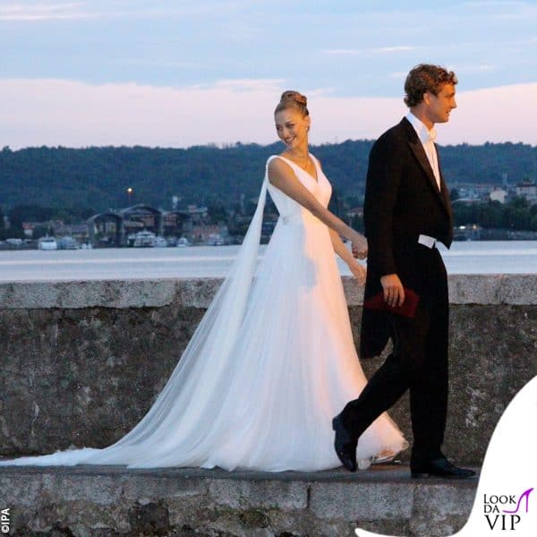 la sposa ha indossato Giorgio Armani sia per la cerimonia religiosa che per il ricevimento 