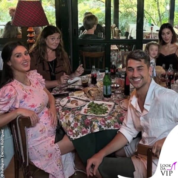 Cecilia Rodriguez con la famiglia alla festa di compleanno della sorella Belen 
