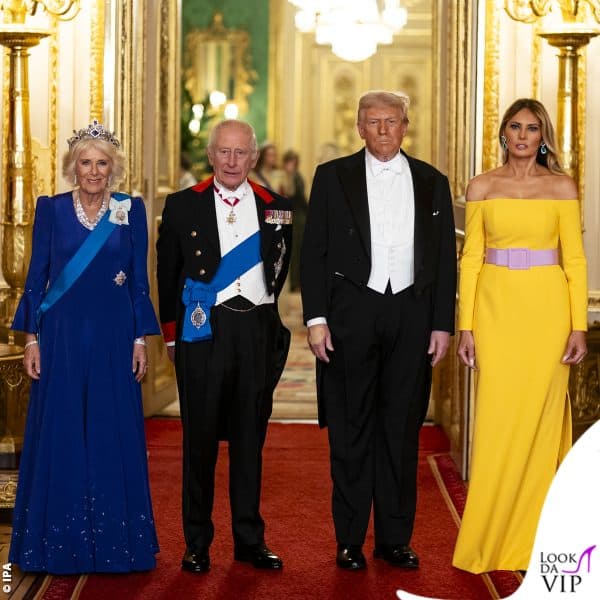 Donald e Melania Trump in posa con Carlo e Camilla al banchetto di Stato 