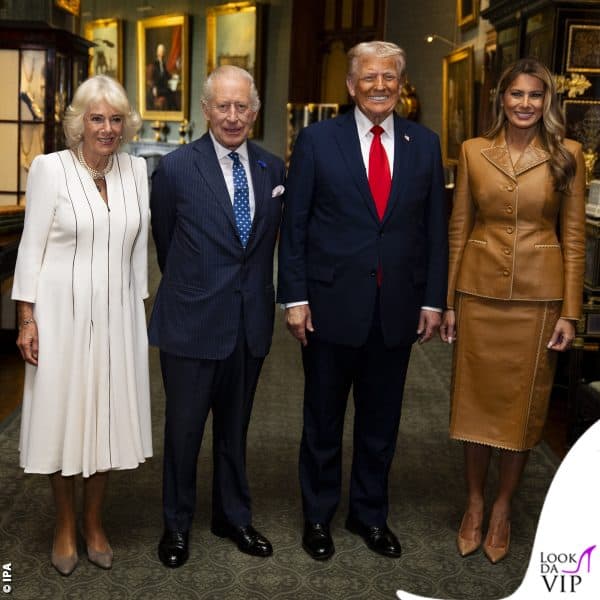 Donald e Melania Trump in posa con re Carlo III e la regina Camilla 