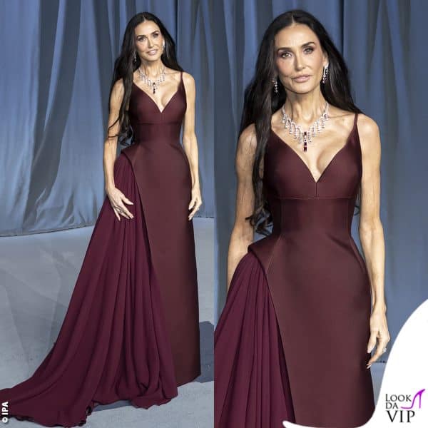 Demi Moore in Prada, con gioielli Cartier 