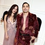 Jenna Ortega con Enrique Melendez, entrambi in coordinato bordeaux agli InStyle Awards 2025