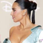 Kim Kardashian sul red carpet con l'abito vintage dior